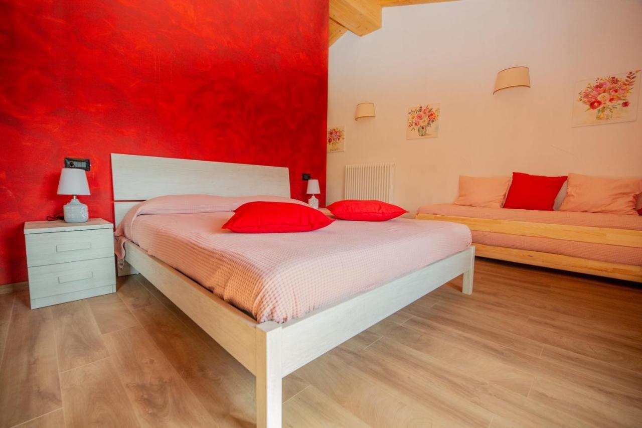 סן פדלה אינטלבי Agriturismo La Cascina B&B מראה חיצוני תמונה
