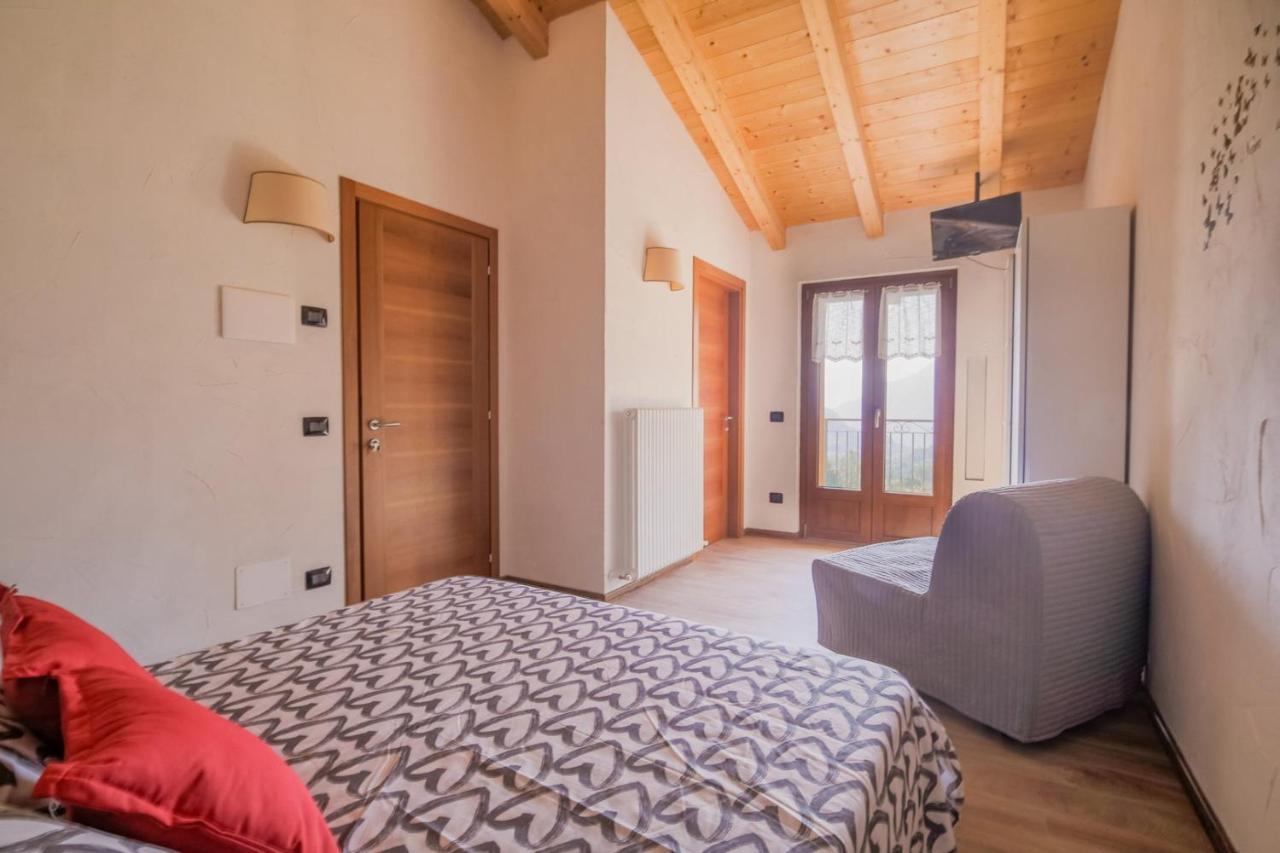 סן פדלה אינטלבי Agriturismo La Cascina B&B מראה חיצוני תמונה
