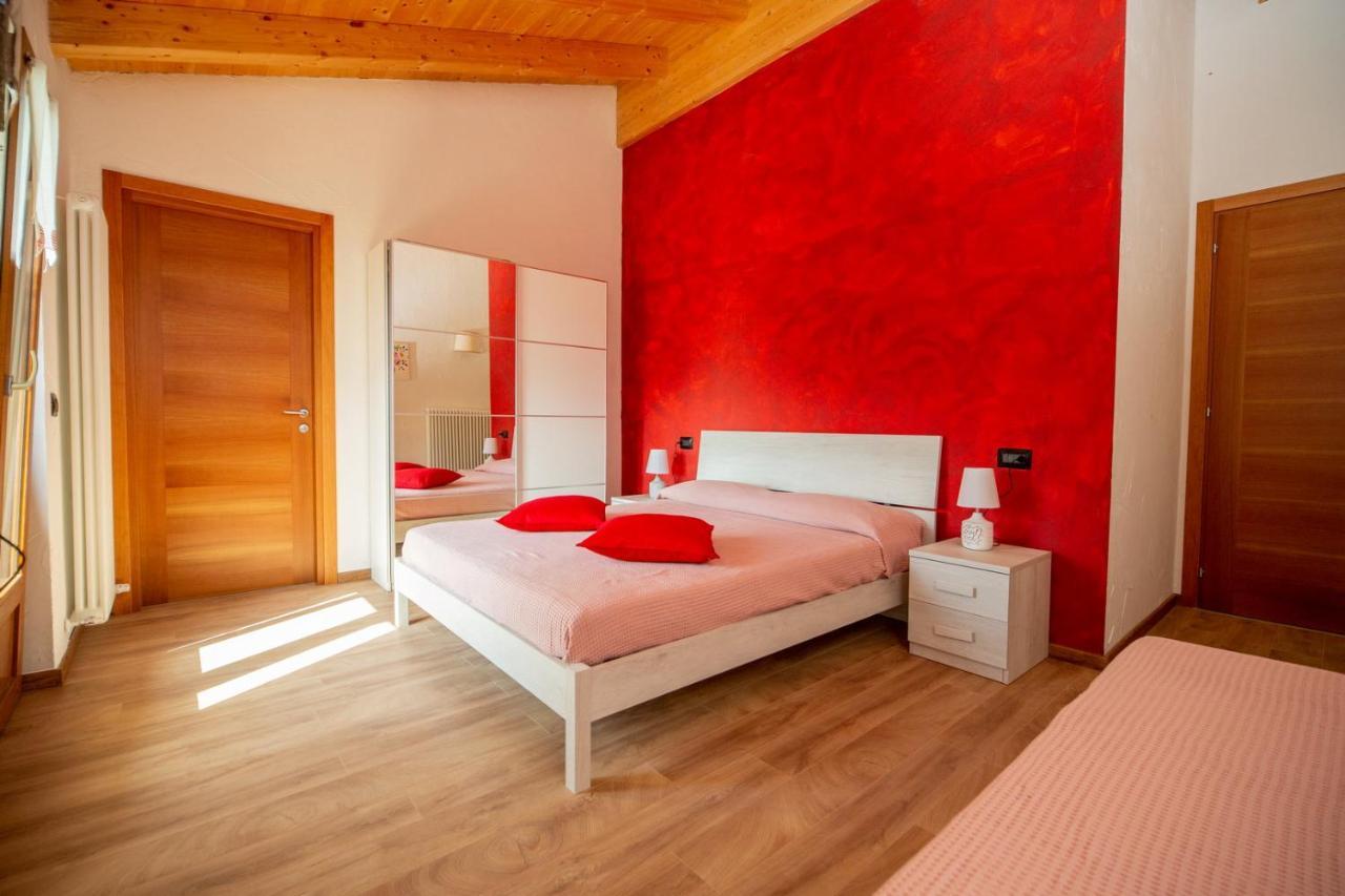 סן פדלה אינטלבי Agriturismo La Cascina B&B מראה חיצוני תמונה